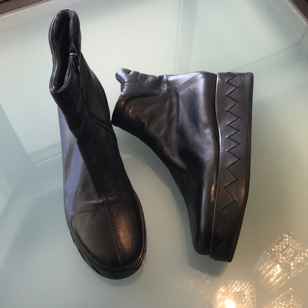Black boots  39.5